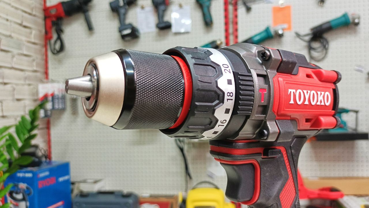 Bộ máy khoan pin M21V 160Nm Toyoko T02160F (2 pin 4Ah + 1 sạc)